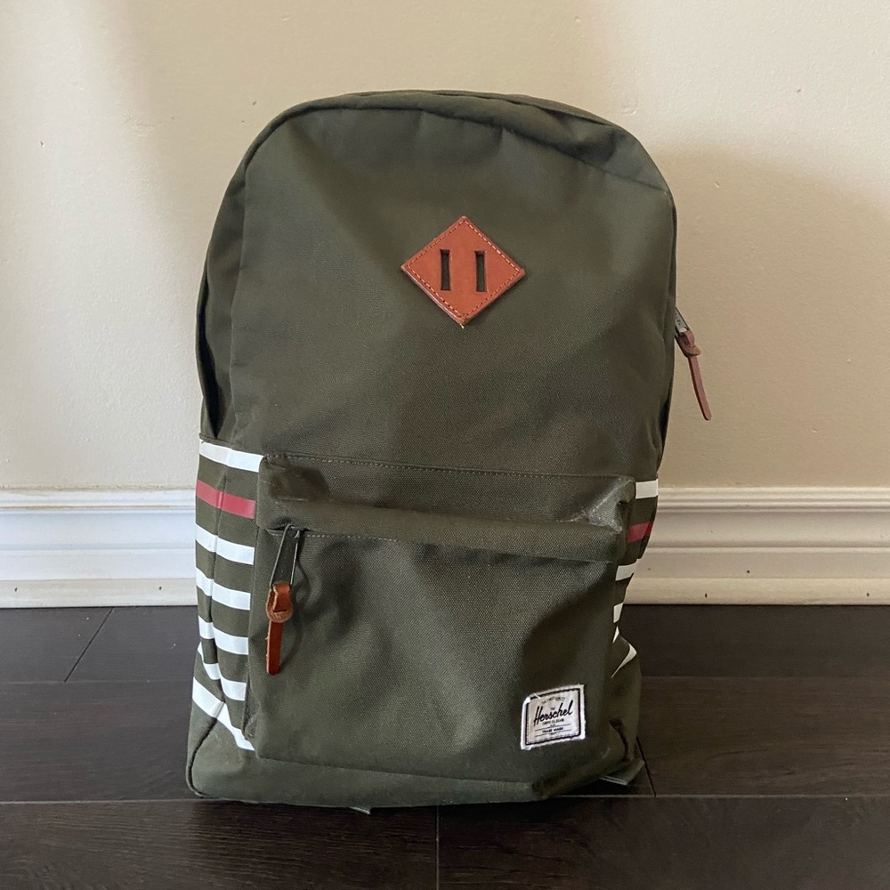 Herschel Backpack - Picture 1 of 2